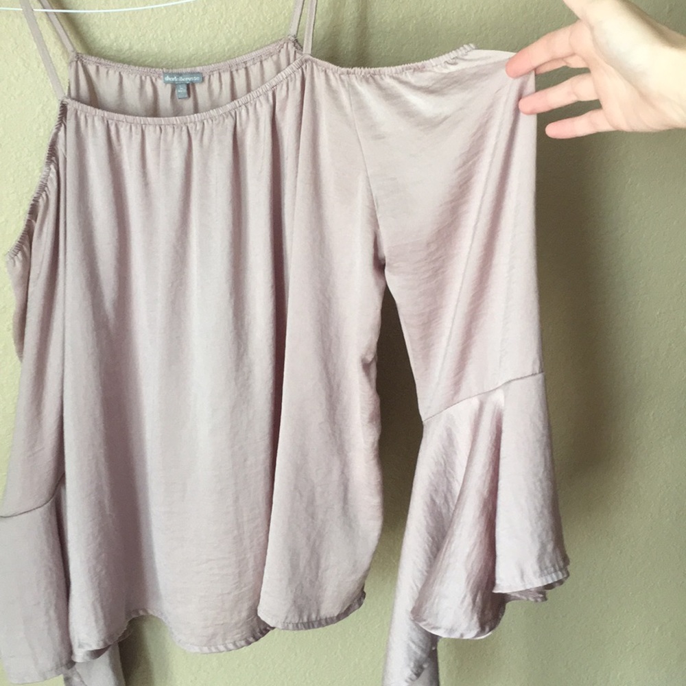 Charlotte Russe cut shoulders T
